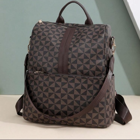 Large Capacity Backpack/Shoulder Bag Diamond Grid Design Bag - Picture 2 of 8